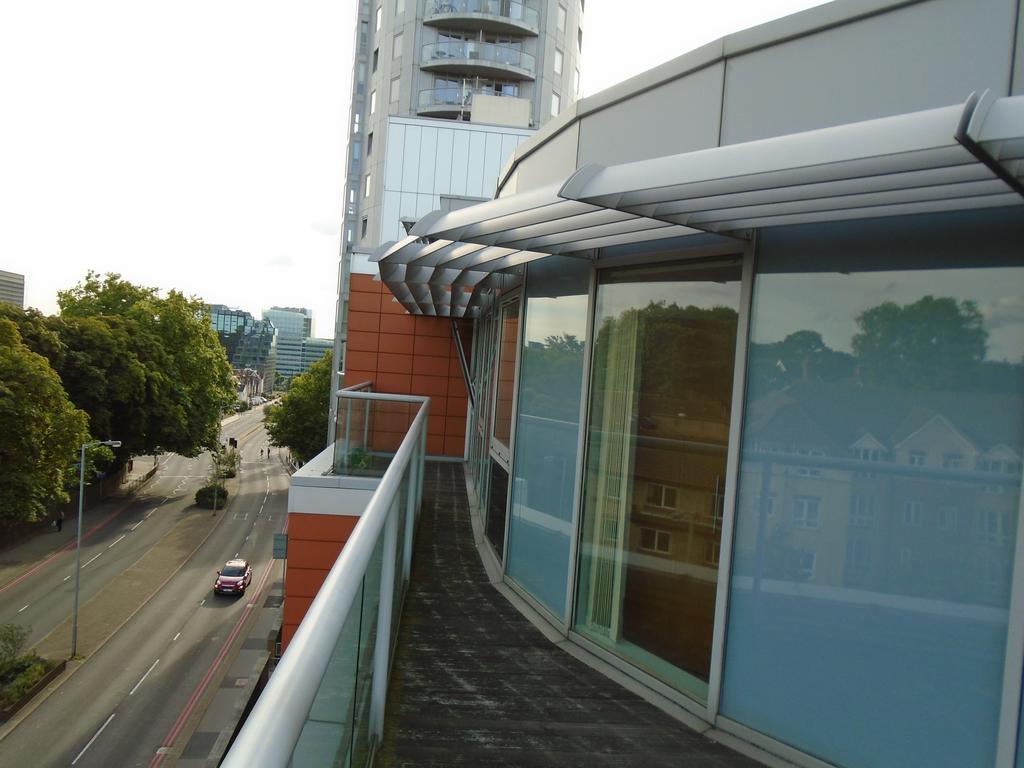 East Croydon Apartments - Just 3 Mins Walk To East Croydon Station Bagian luar foto